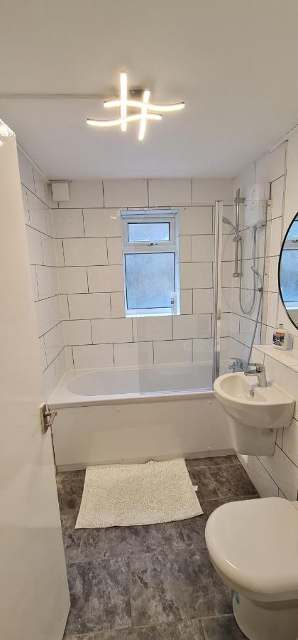 1 Bedroom Service Apartment With Netflix West Thurrock Exteriér fotografie