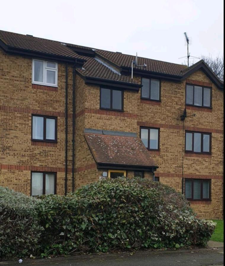 1 Bedroom Service Apartment With Netflix West Thurrock Exteriér fotografie
