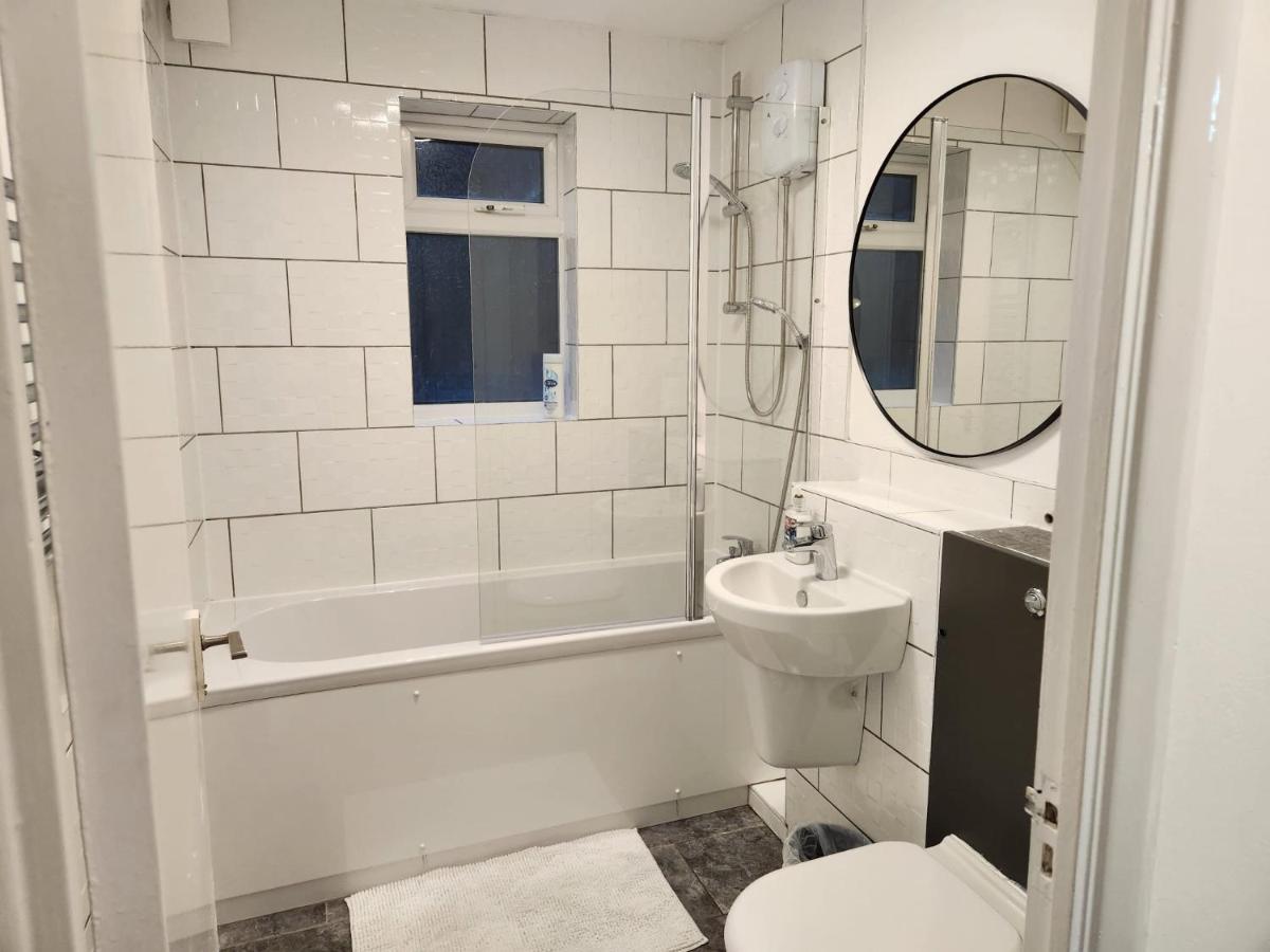 1 Bedroom Service Apartment With Netflix West Thurrock Exteriér fotografie